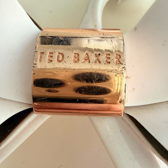 Ted Baker Women's Ettiea Jelly Sandal size 7 (fits like an 8-9) - Picture 8 of 9